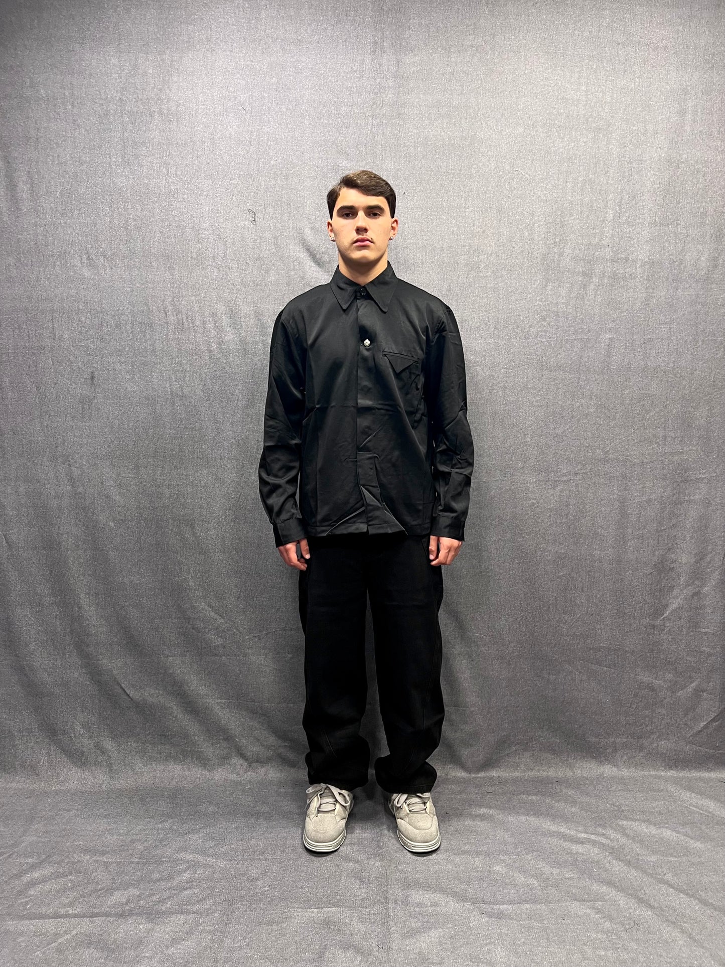 CAMICIA RELAXED FIT NERA IN COTONE LUCIDO