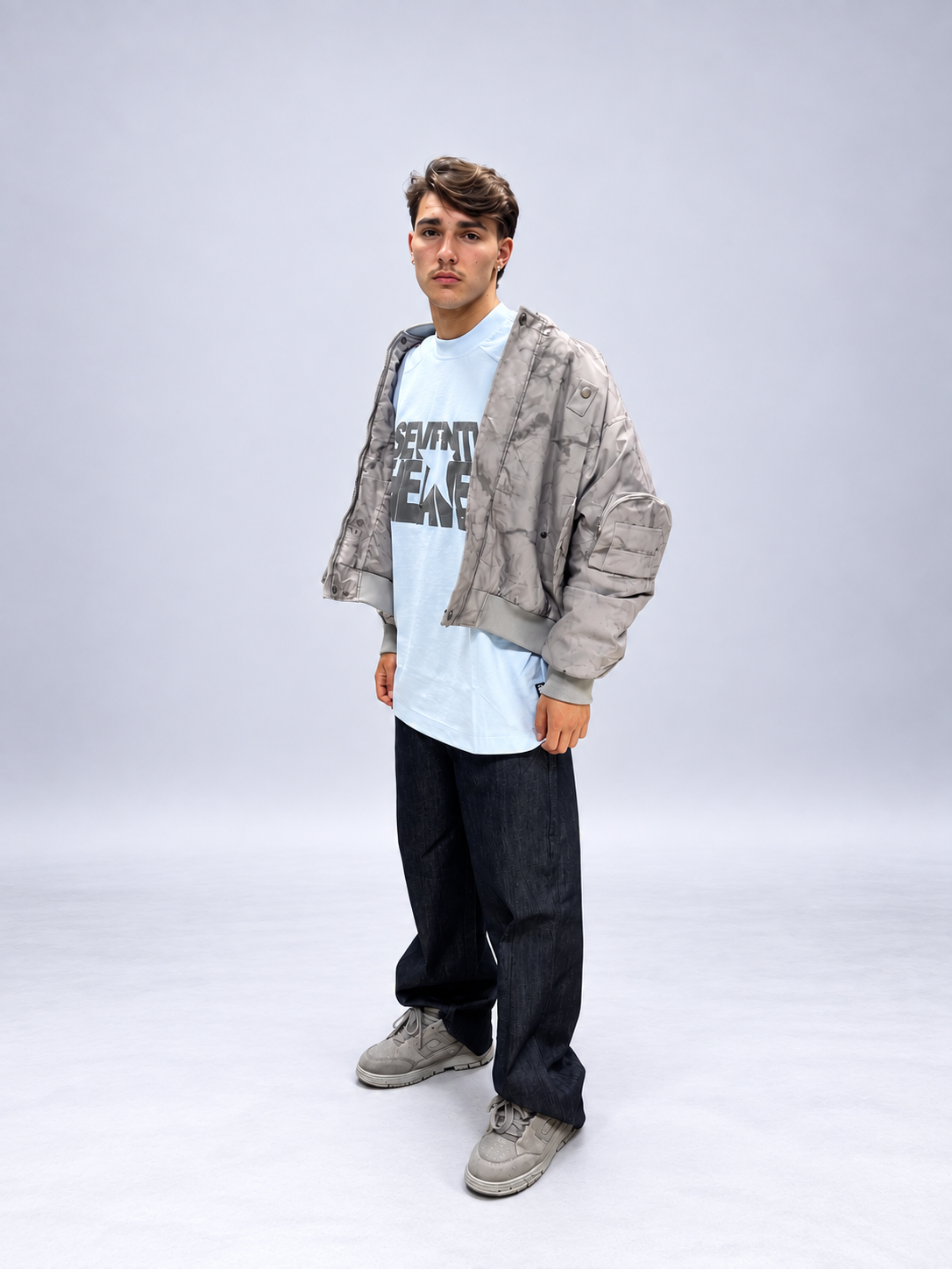GIUBBINO BOMBER CROP FIT GRIGIO CON STAMPA ALL OVER