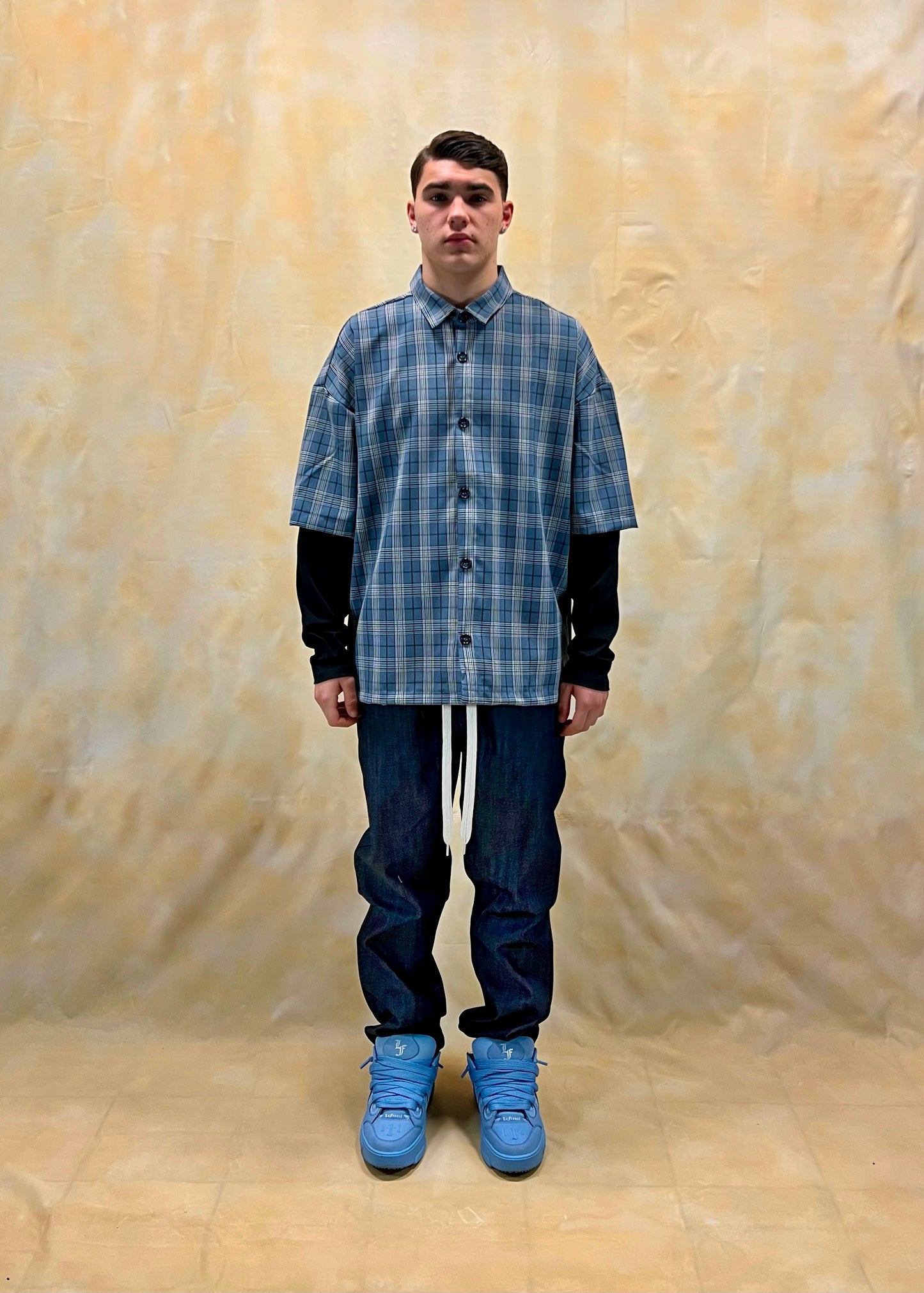 CAMICIA OVERSIZE FIT AZZURRA CON STRUTTURA A QUADRI CON DOPPIA MANICA