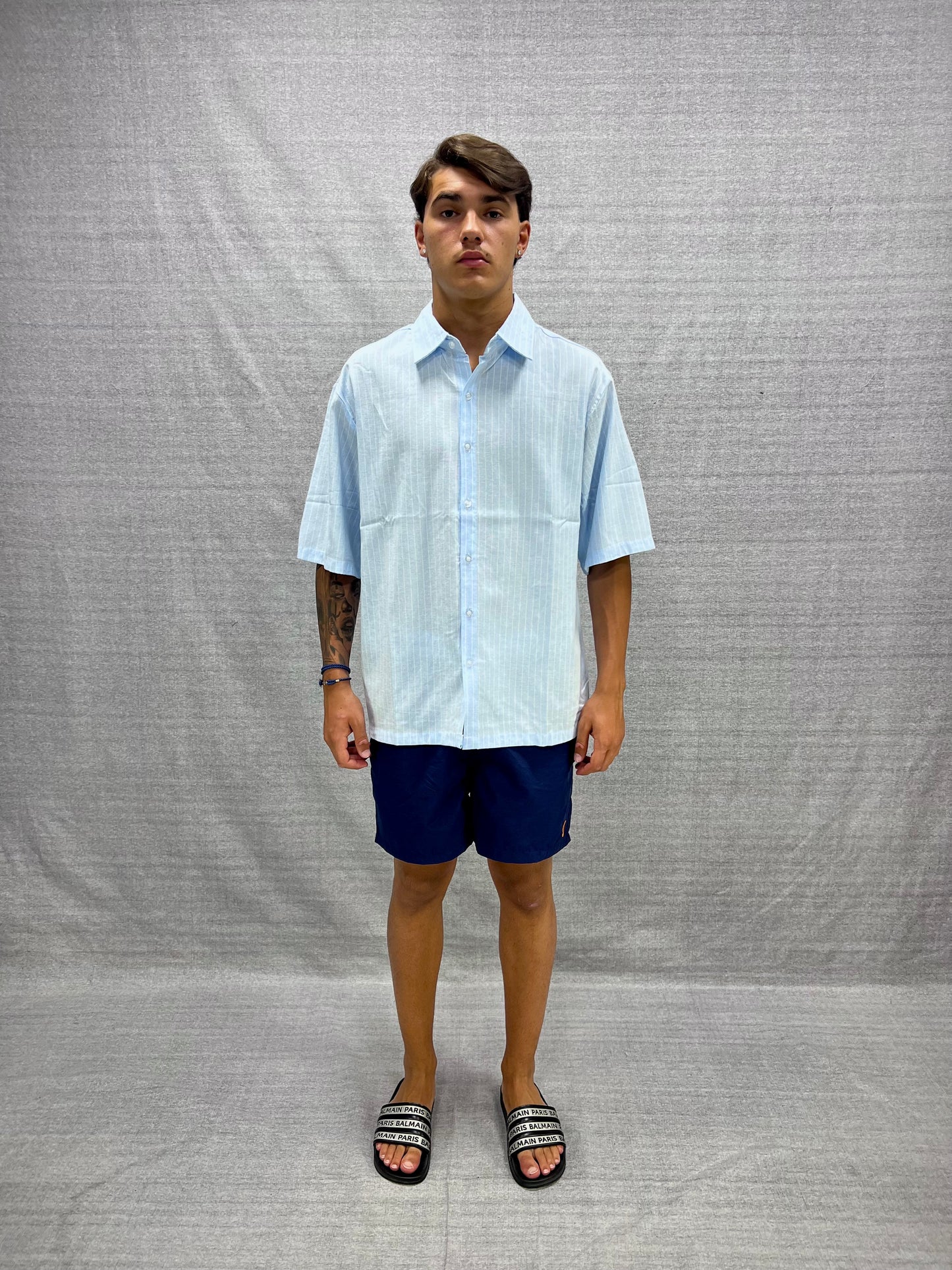 CAMICIA REGULAR FIT AZZURRA E BIANCA A RIGHE