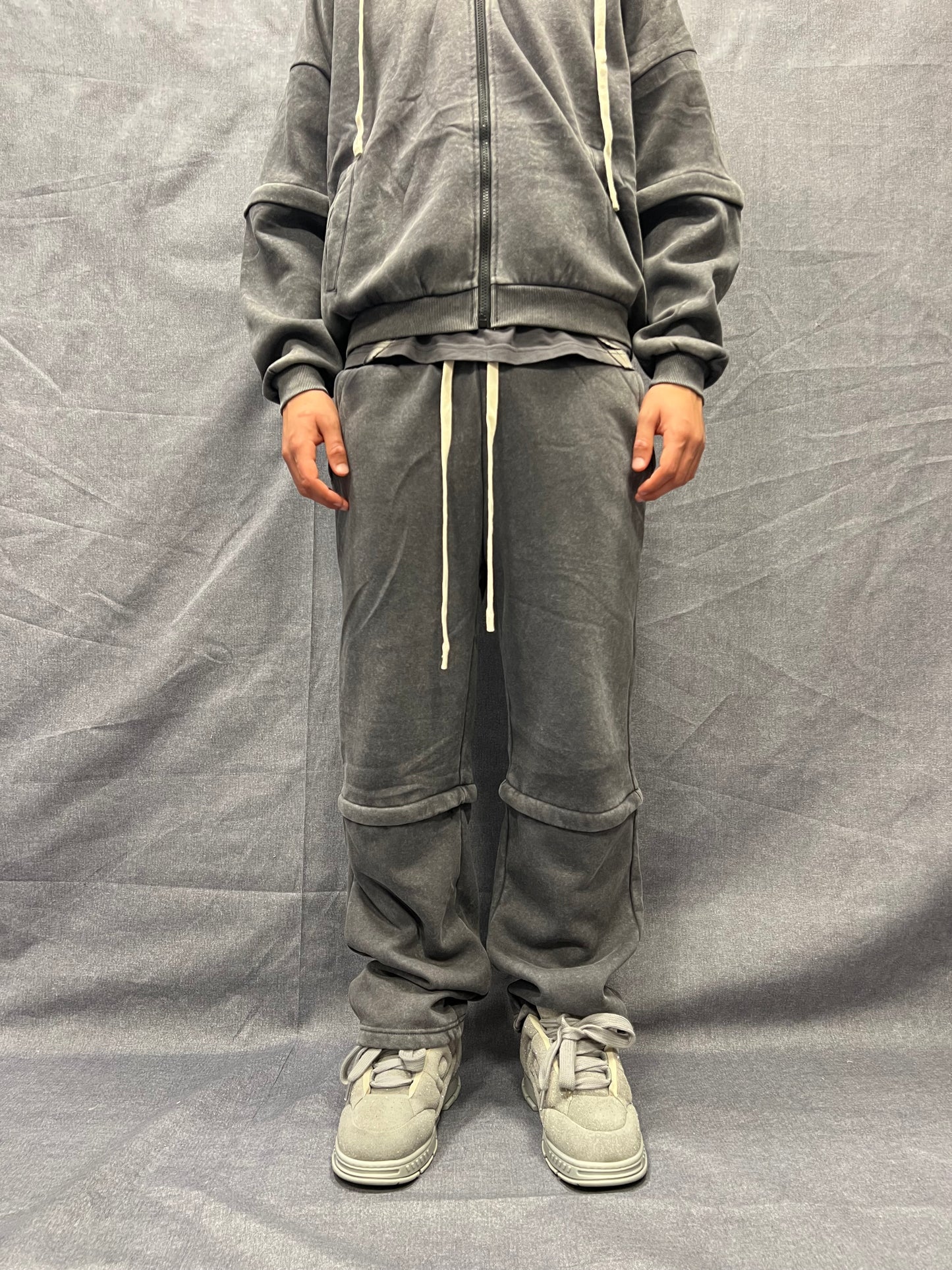 TUTA RELAXED FIT GRIGIA EFFETTO SLAVATO CON CERNIERE STACCABILI