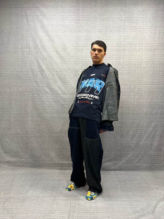 T-SHIRT BOXY FIT BLU SCURO CON STAMPA GRAFICA SLAVATA