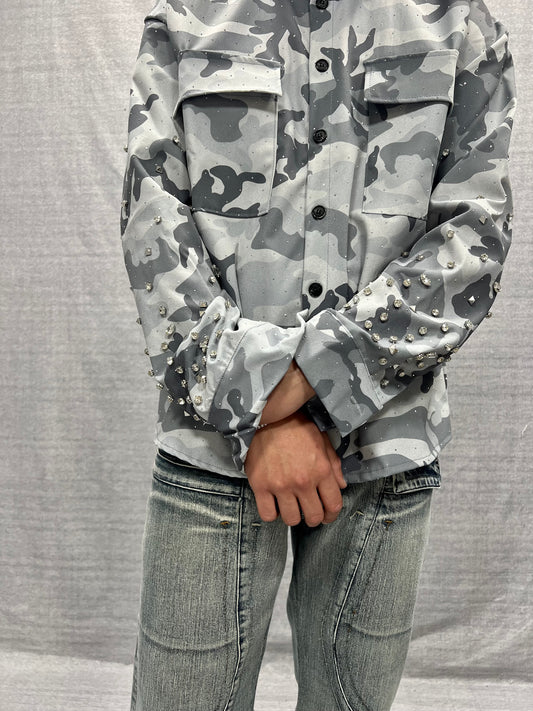 CAMICIA RELAXED FIT GRIGIA CAMOUFLAGE MILITARE CON BRILLANTINI E APPLICAZIONI
