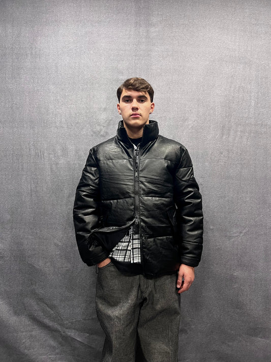 GIUBBINO PUFFER NERO IMBOTTITO IN ECOPELLE LUCIDO