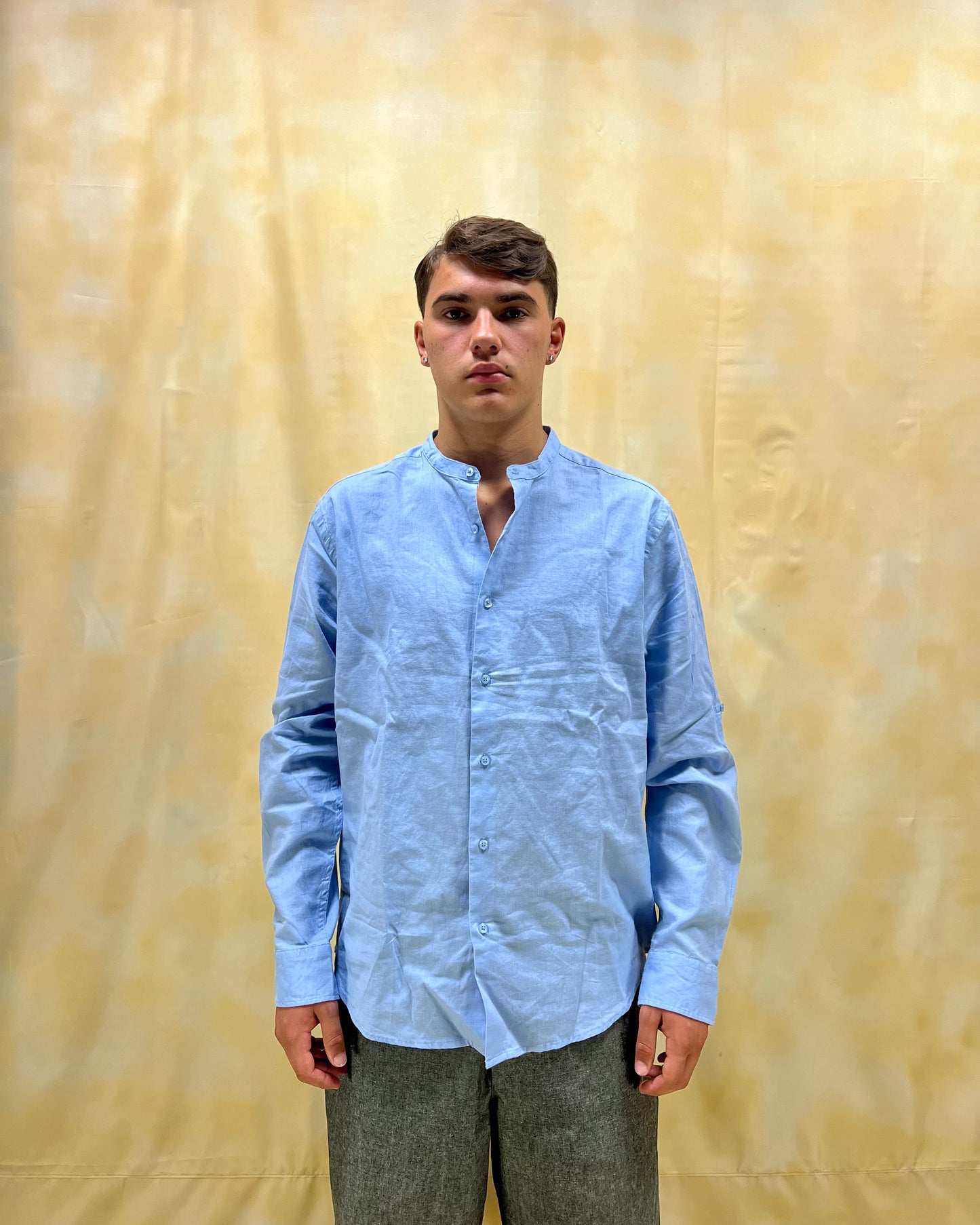 CAMICIA REGULAR FIT AZZURRA COLLO COREANO IN MISTO LINO