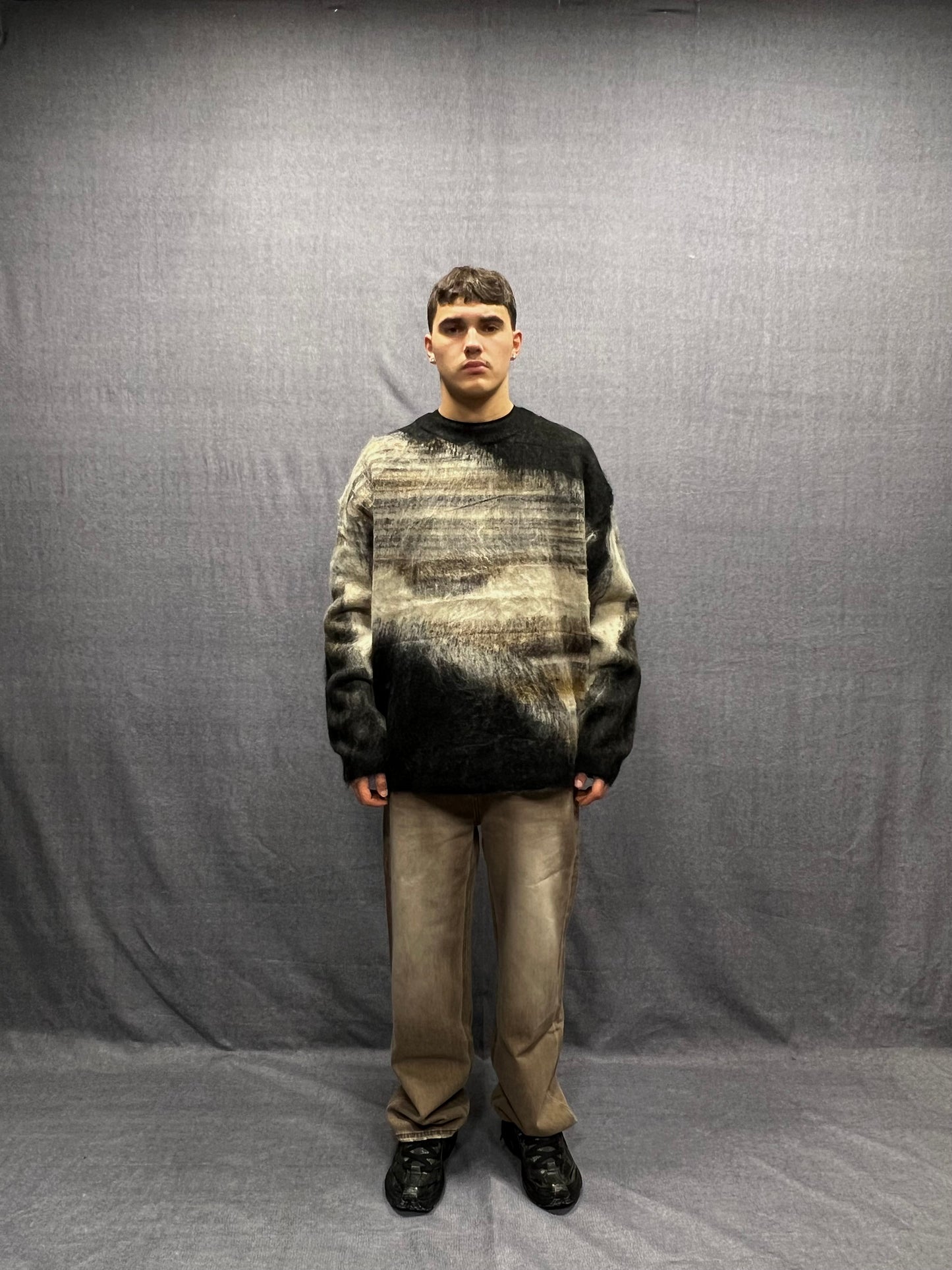 MAGLIONE JACQUARD OVERSIZE FIT NERO E BEIGE SPAZZOLATO