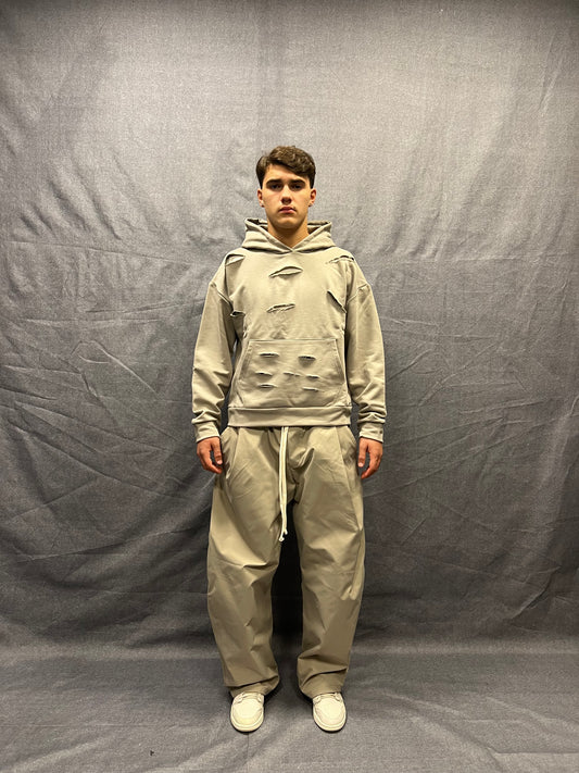 FELPA BOXY FIT GRIGIO PIETRA CON CAPPUCCIO LACERATA CON STAMPA