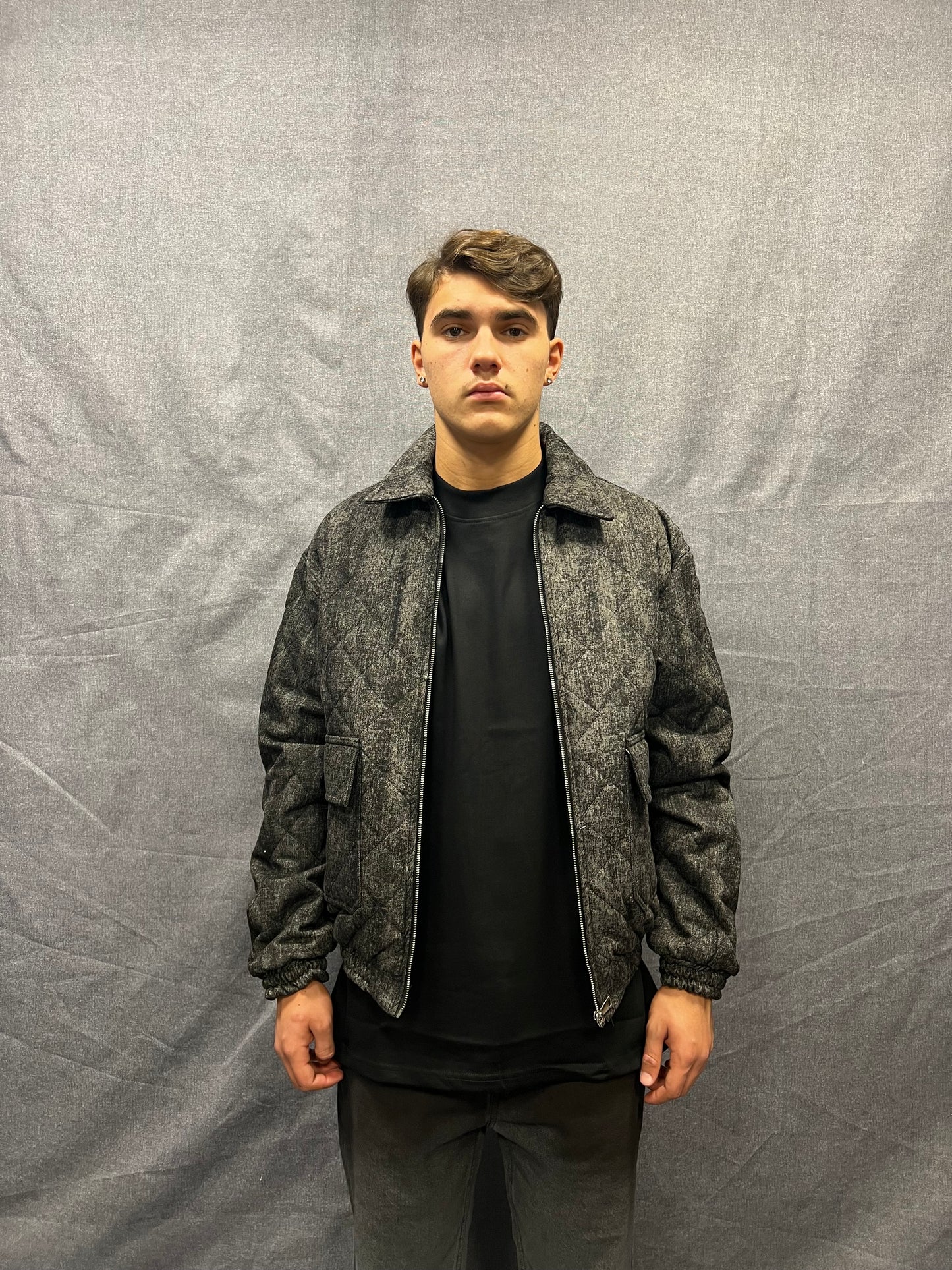 GIUBBINO BOMBER CROP FIT ANTRACITE TRAPUNTATO EFFETTO SLAVATO
