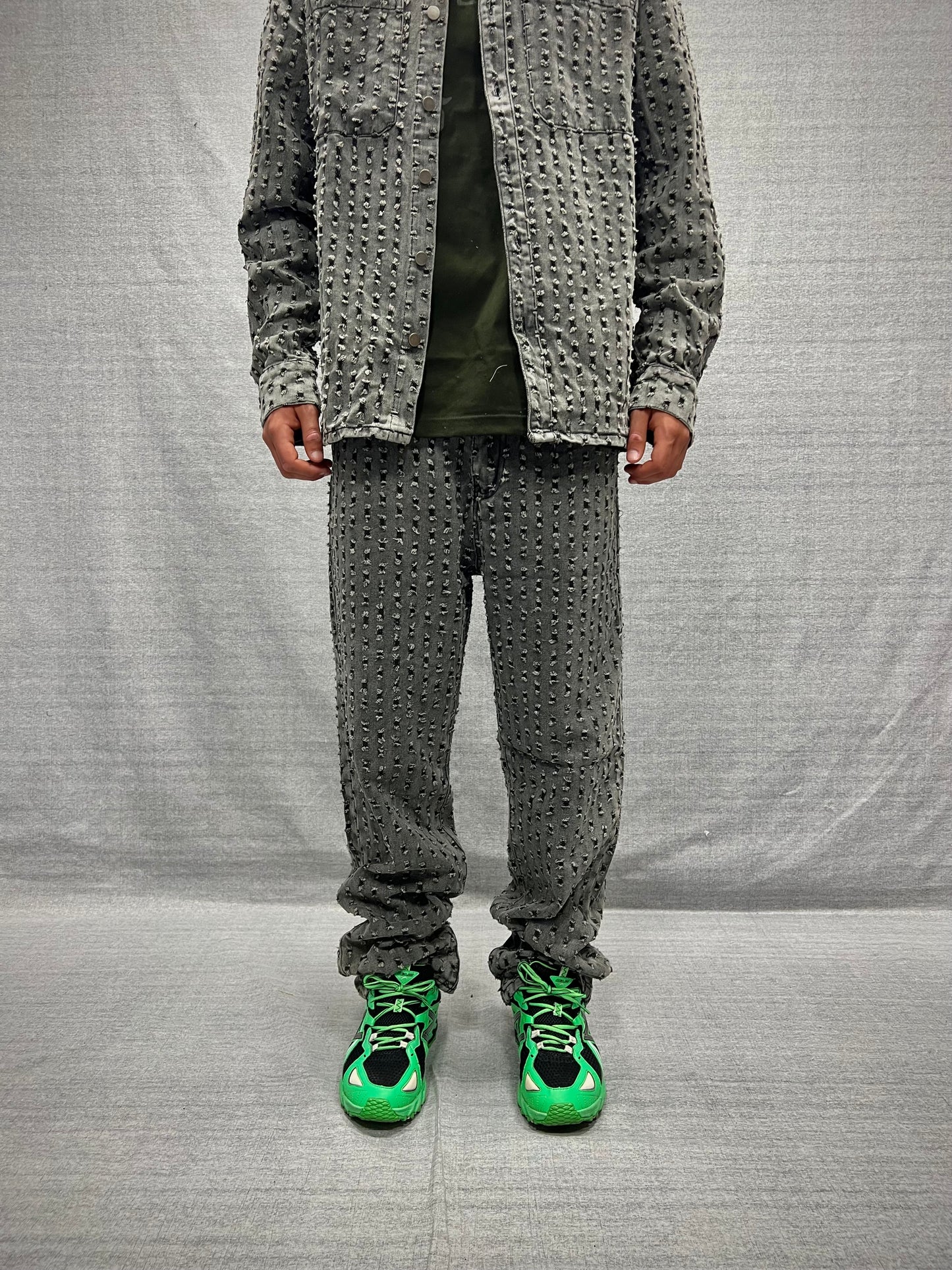 COORDINATO REGULAR FIT GRIGIO IN DENIM CON MICROABRASIONI