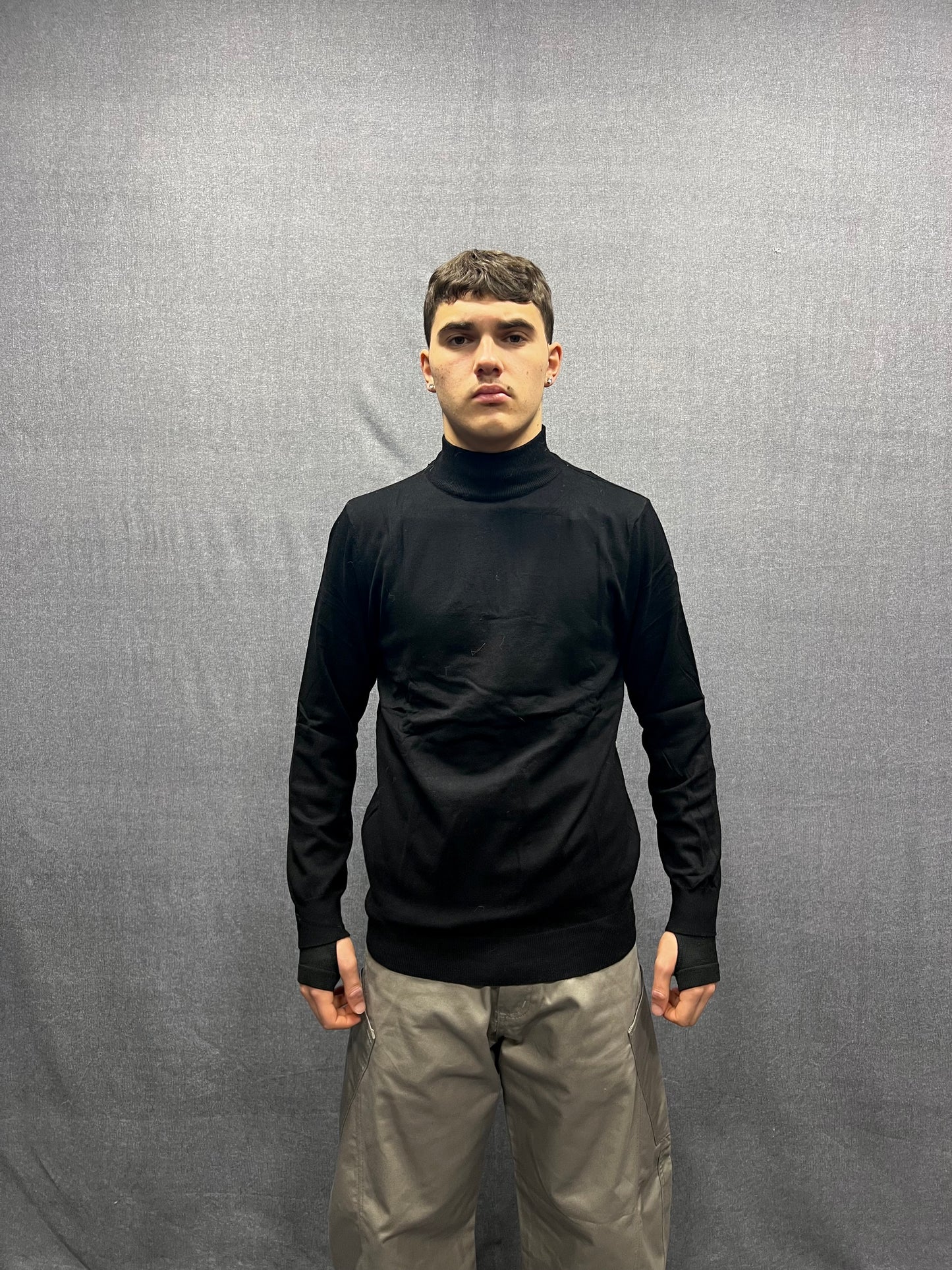 PULLOVER NERO A MEZZO COLLO IN MISTO VISCOSA