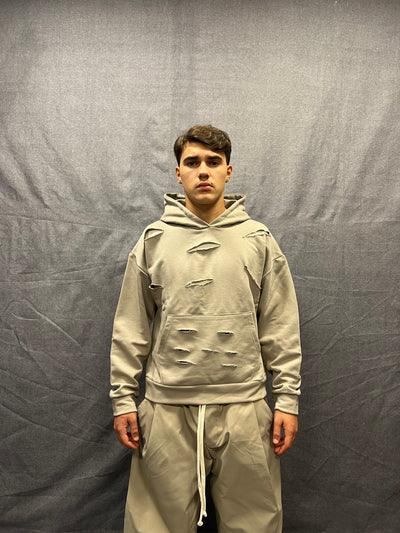 FELPA BOXY FIT GRIGIO PIETRA CON CAPPUCCIO LACERATA CON STAMPA