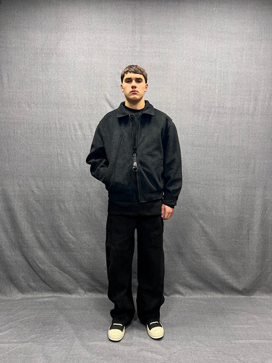 GIUBBINO BOMBER CROP FIT NERO CON CERNIERA GRANDE IMBOTTITO IN TESSUTO