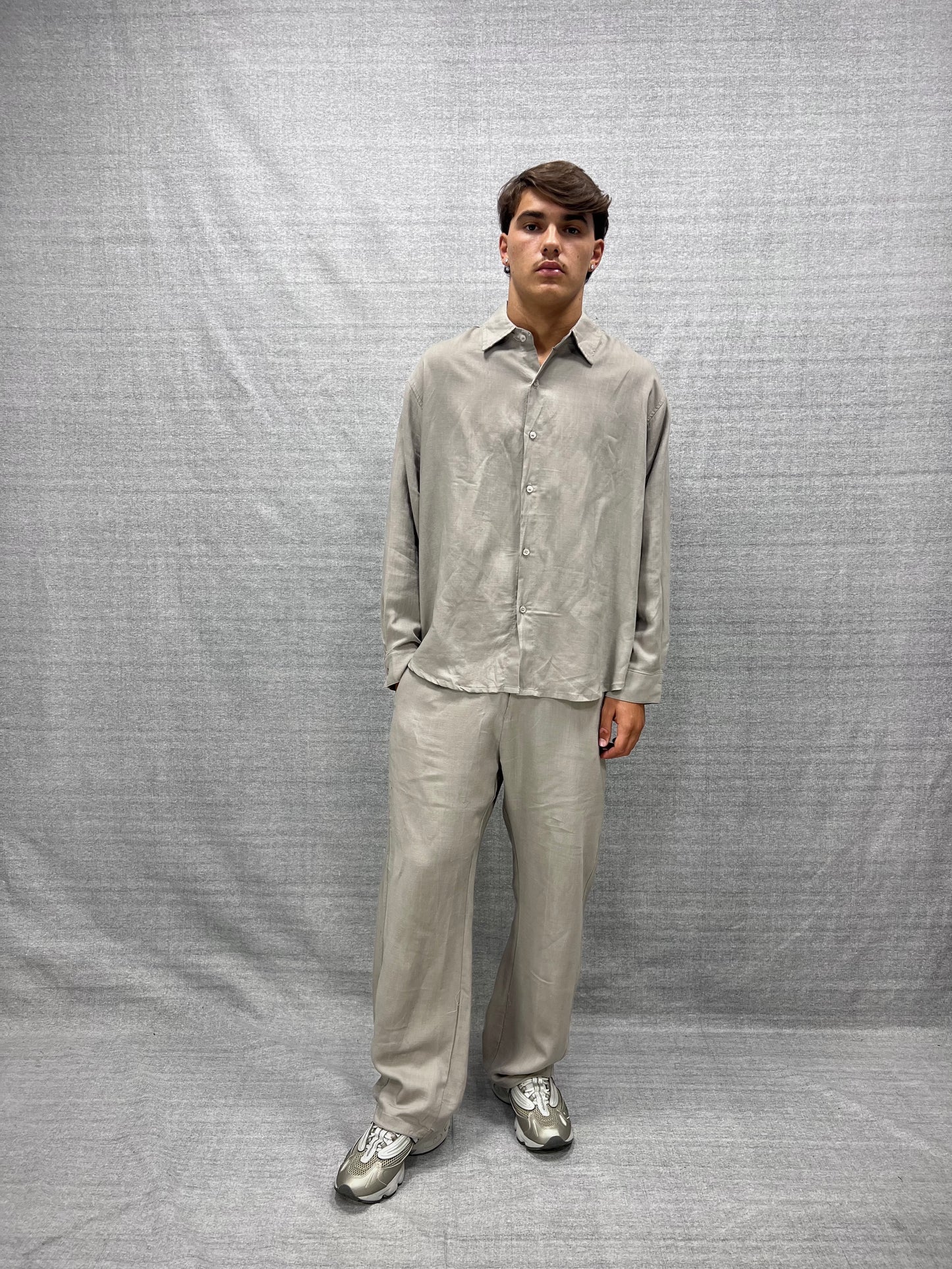 COORDINATO RELAXED FIT TORTORA IN LINO
