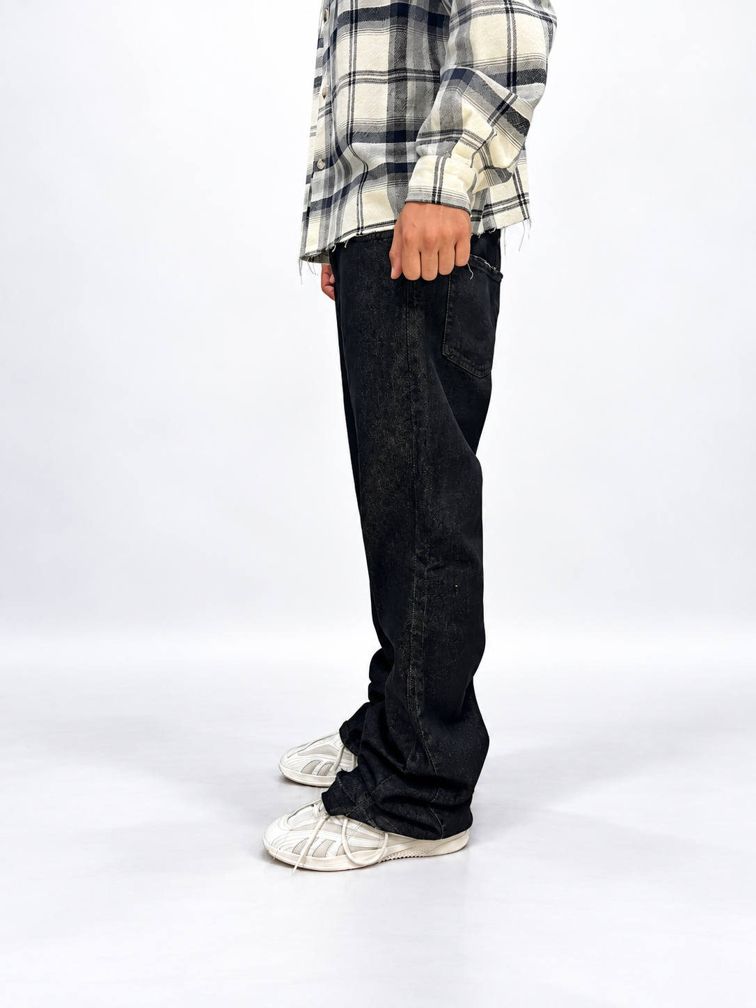 JEANS FLARE FIT NERI LAVAGGIO ZERO