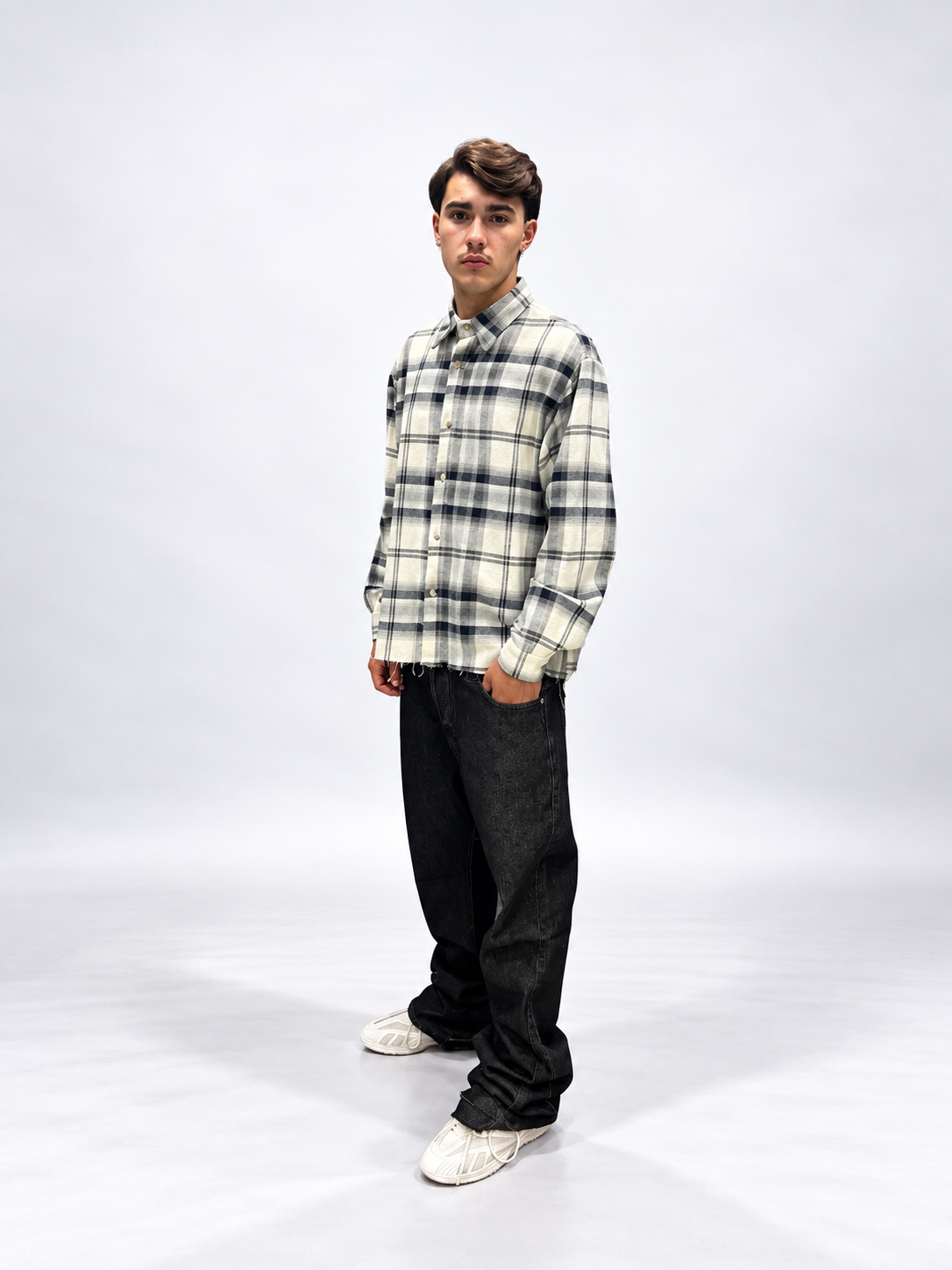CAMICIA OVERSIZE FIT BIANCA E BLU CON STRUTTURA A QUADRI PLAID IN COTONE