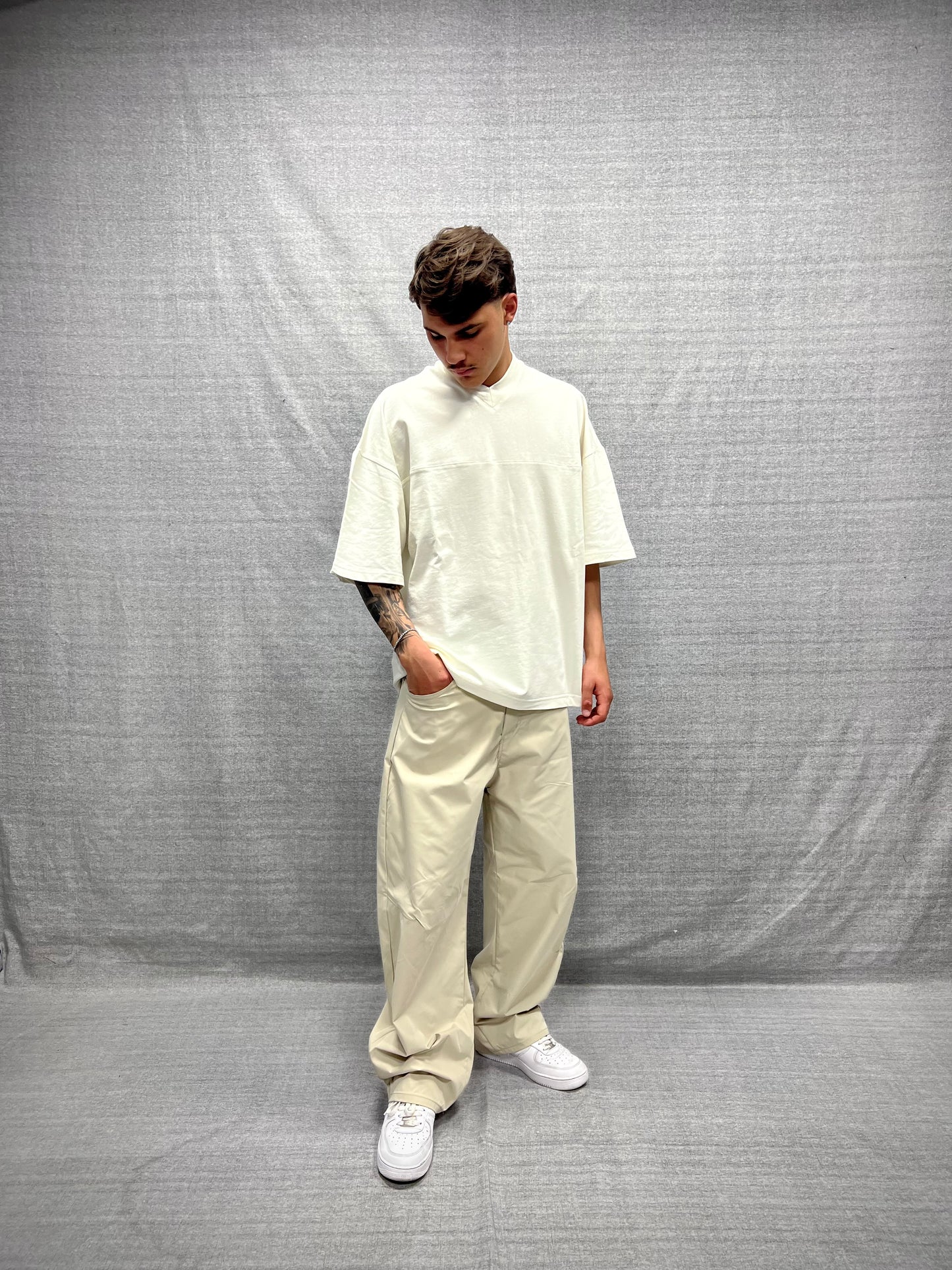 PANTALONI BALLOON FIT BEIGE CHIARO IN TESSUTO TECNICO