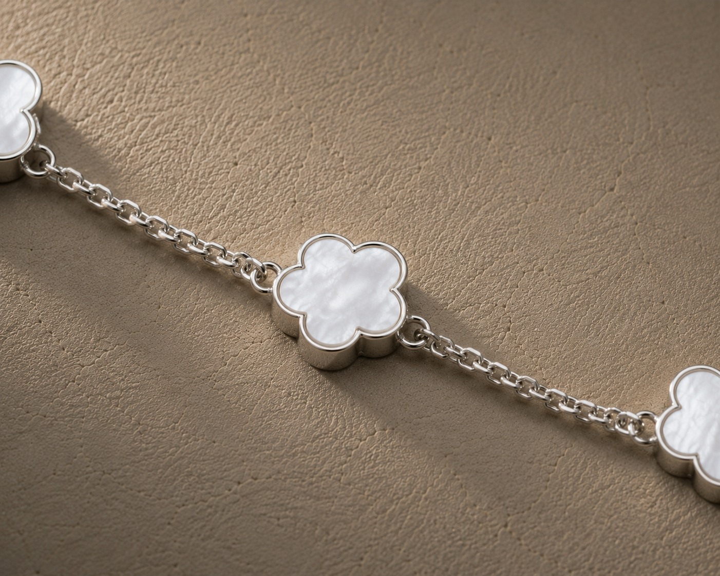 BRACCIALE CLOVER MADREPERLA