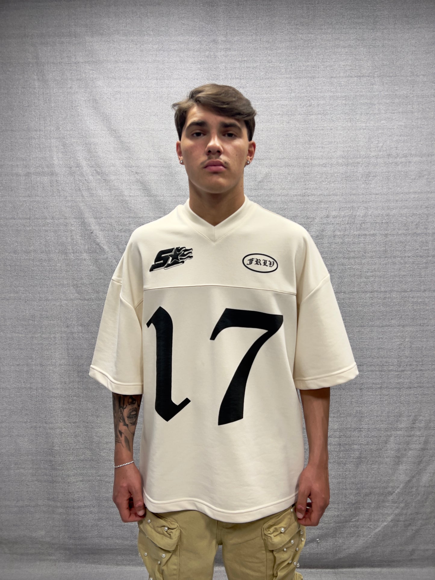 T-SHIRT JERSEY BOXY FIT PANNA CON SCOLLO A V E STAMPA GRAFICA IN RILIEVO