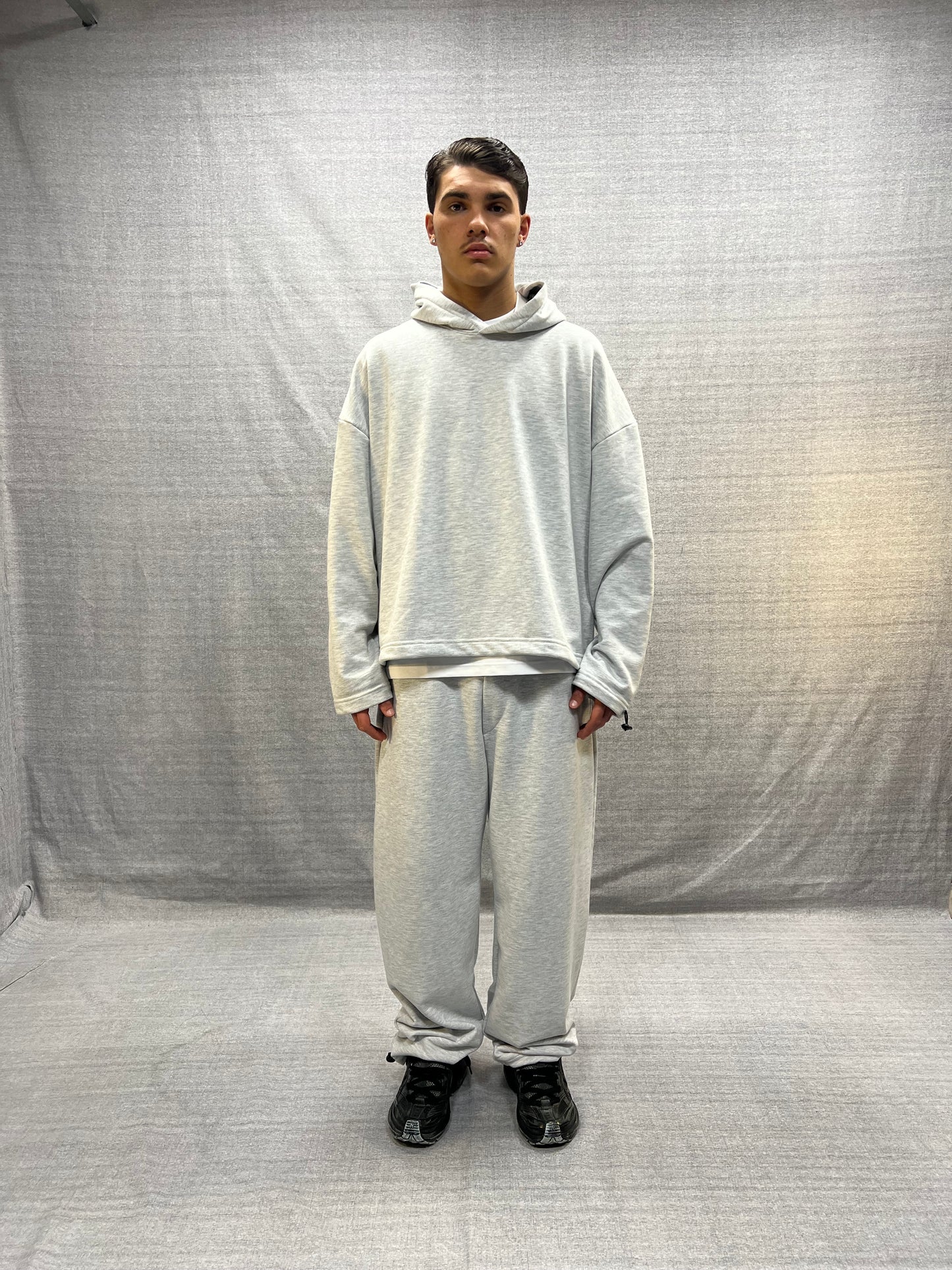 TUTA RELAXED FIT GRIGIA CON CAPPUCCIO E COULISSE