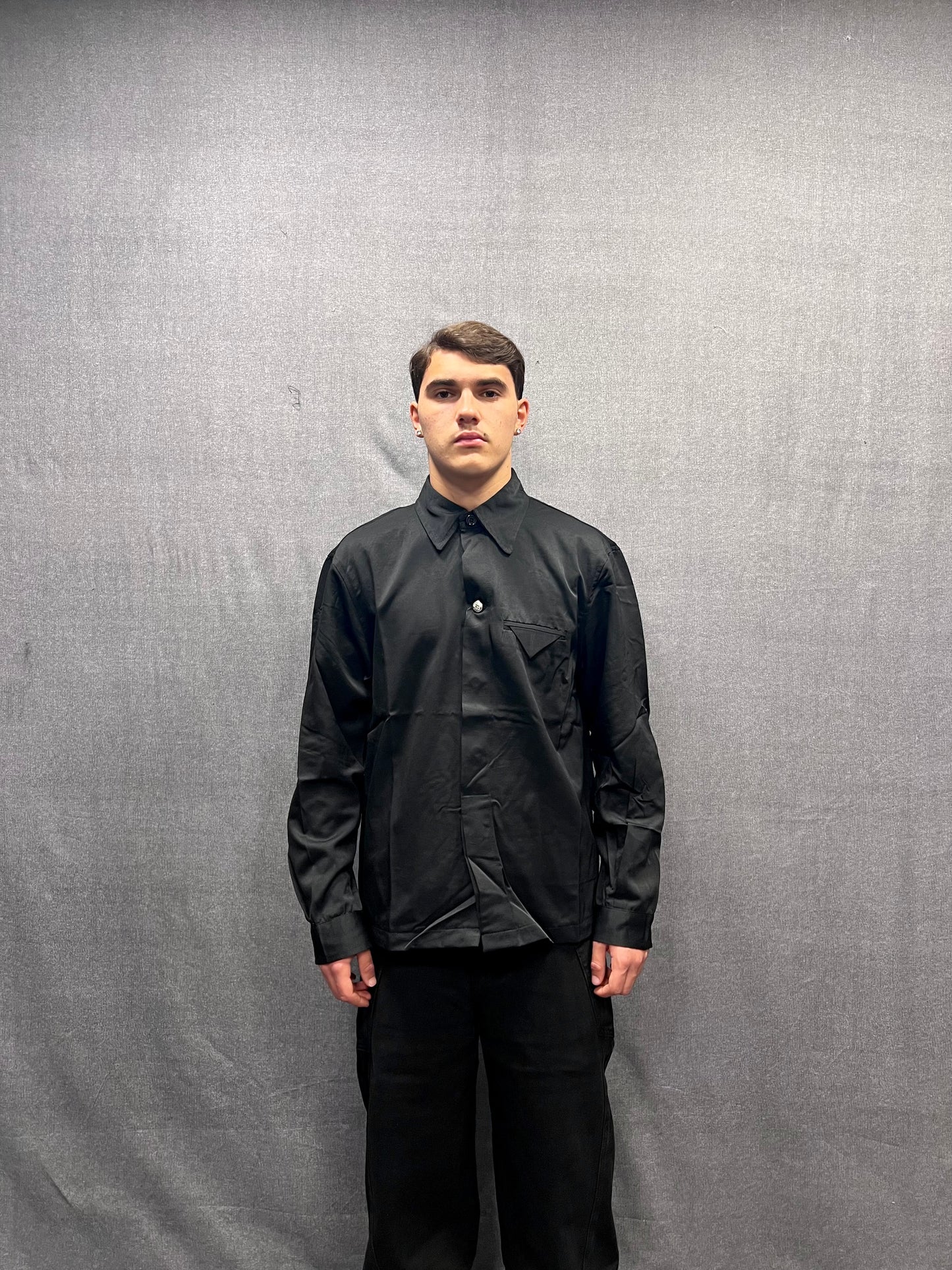 CAMICIA RELAXED FIT NERA IN COTONE LUCIDO