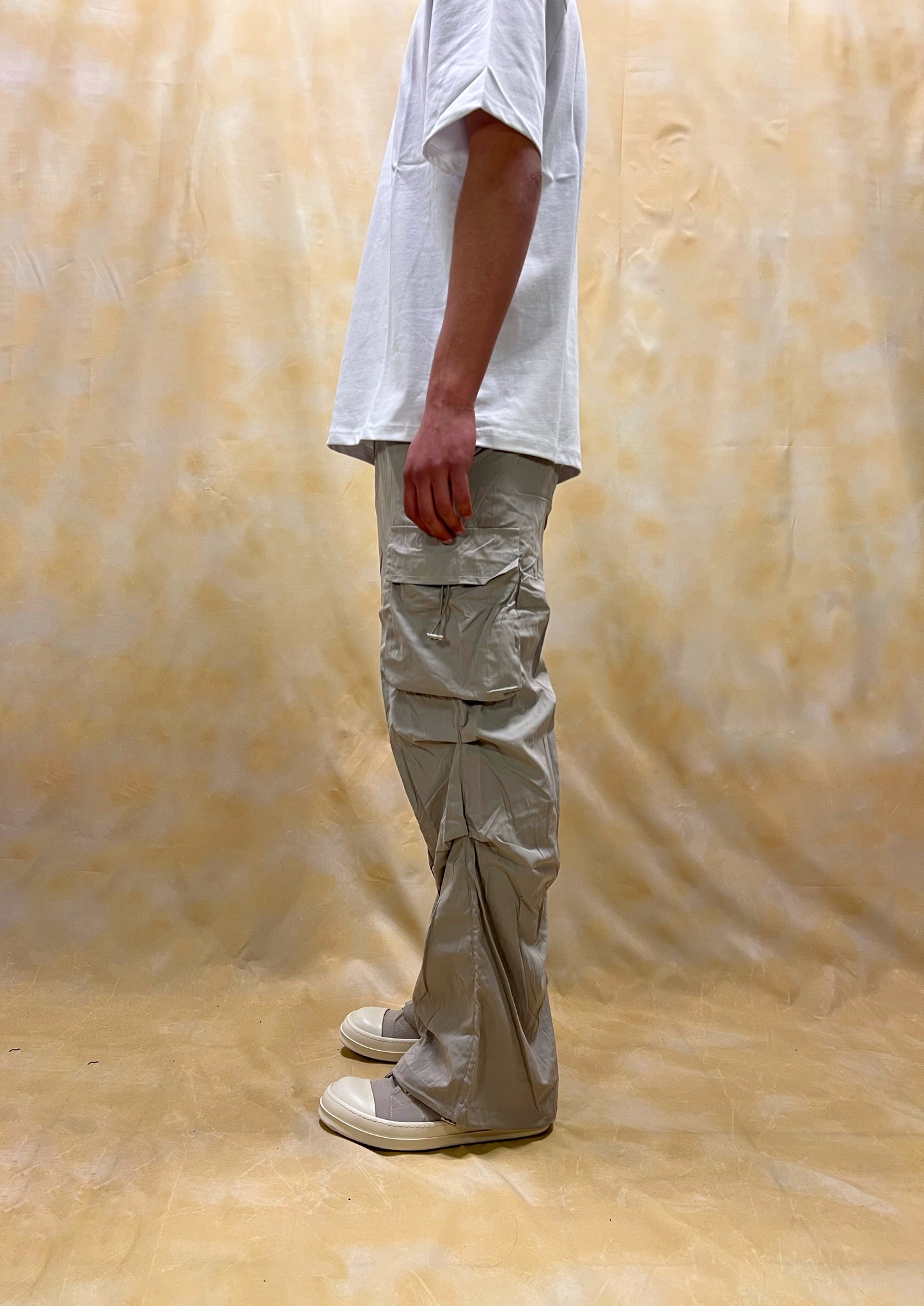 COORDINATO RELAXED FIT GRIGIO PIETRA CON TASCHE UTILITY