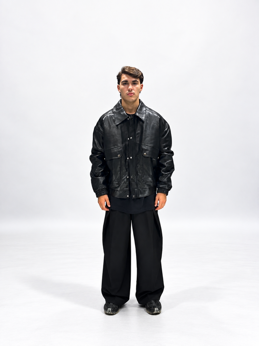 GIUBBINO BOMBER CROP FIT NERO TRAPUNTATO IN ECOPELLE
