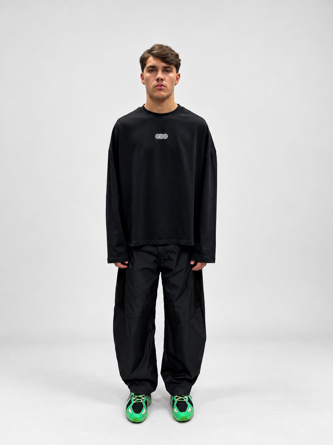 T-SHIRT LONGSLEEVE BOXY FIT NERA CON STAMPA GRAFICA