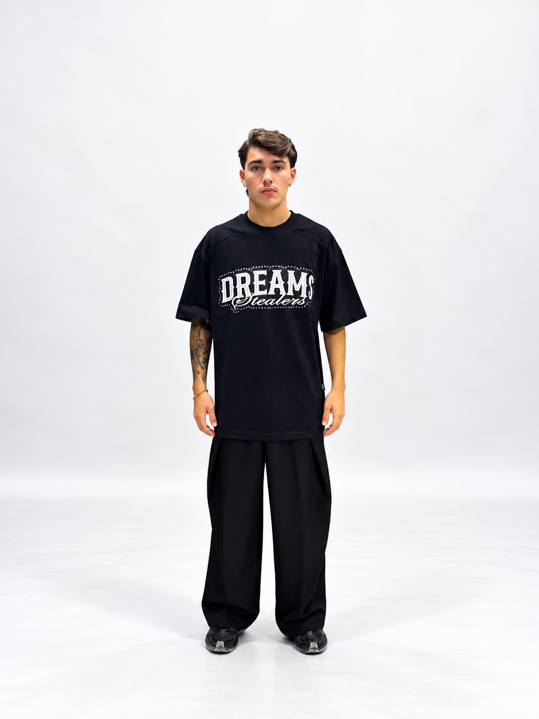 T-SHIRT BOXY FIT NERA CON STAMPA LUCIDA DTG