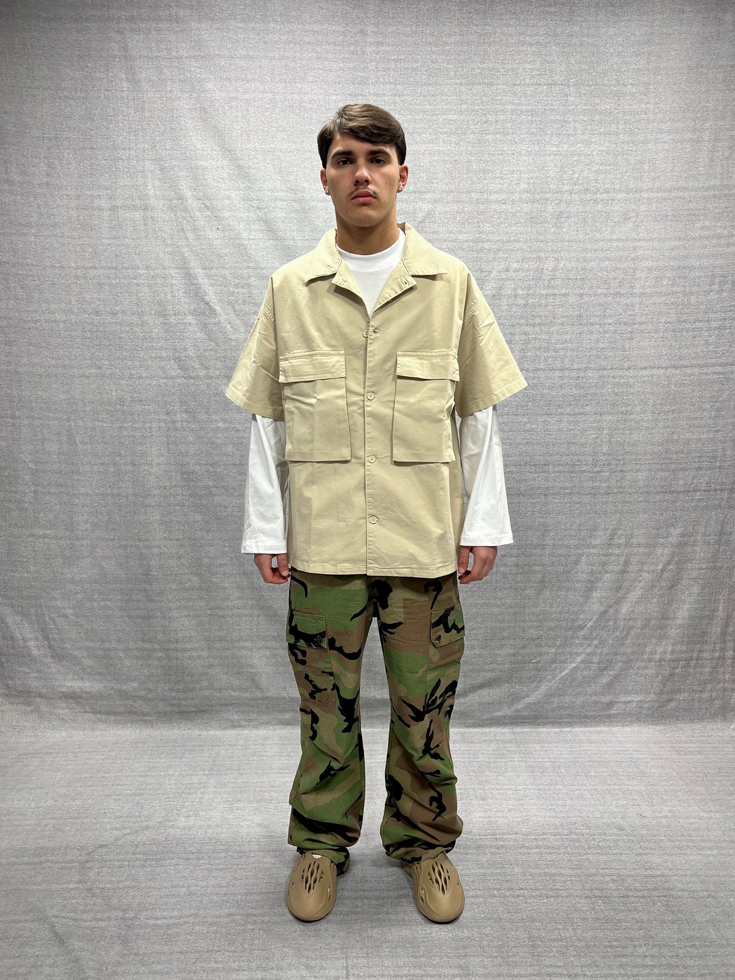 PANTALONI CARGO RELAXED FIT CAMOUFLAGE MILITARE CON TASCHE UTILITY