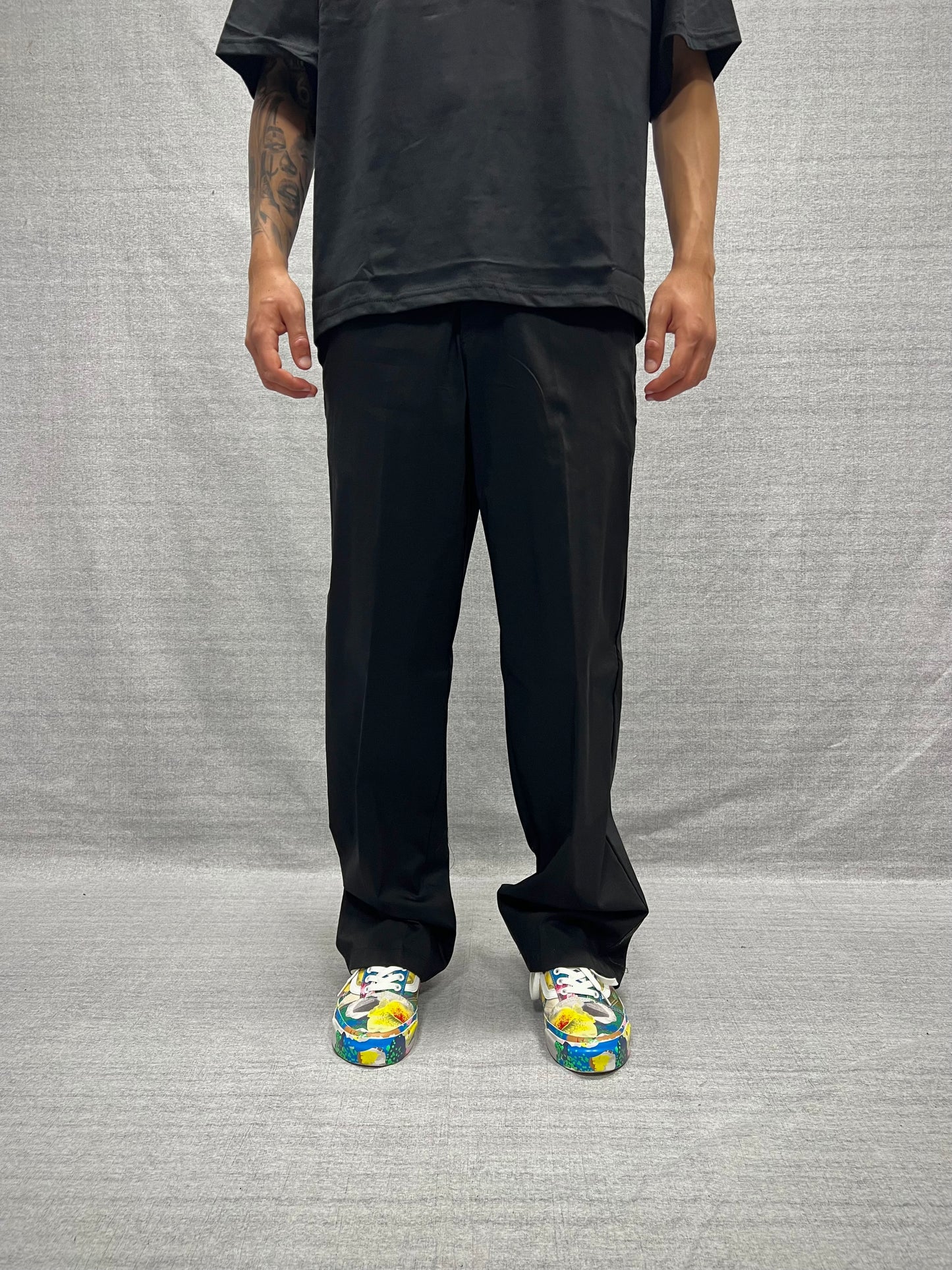 PANTALONI LOOSE FIT NERI CON VITA ELASTICIZZATA