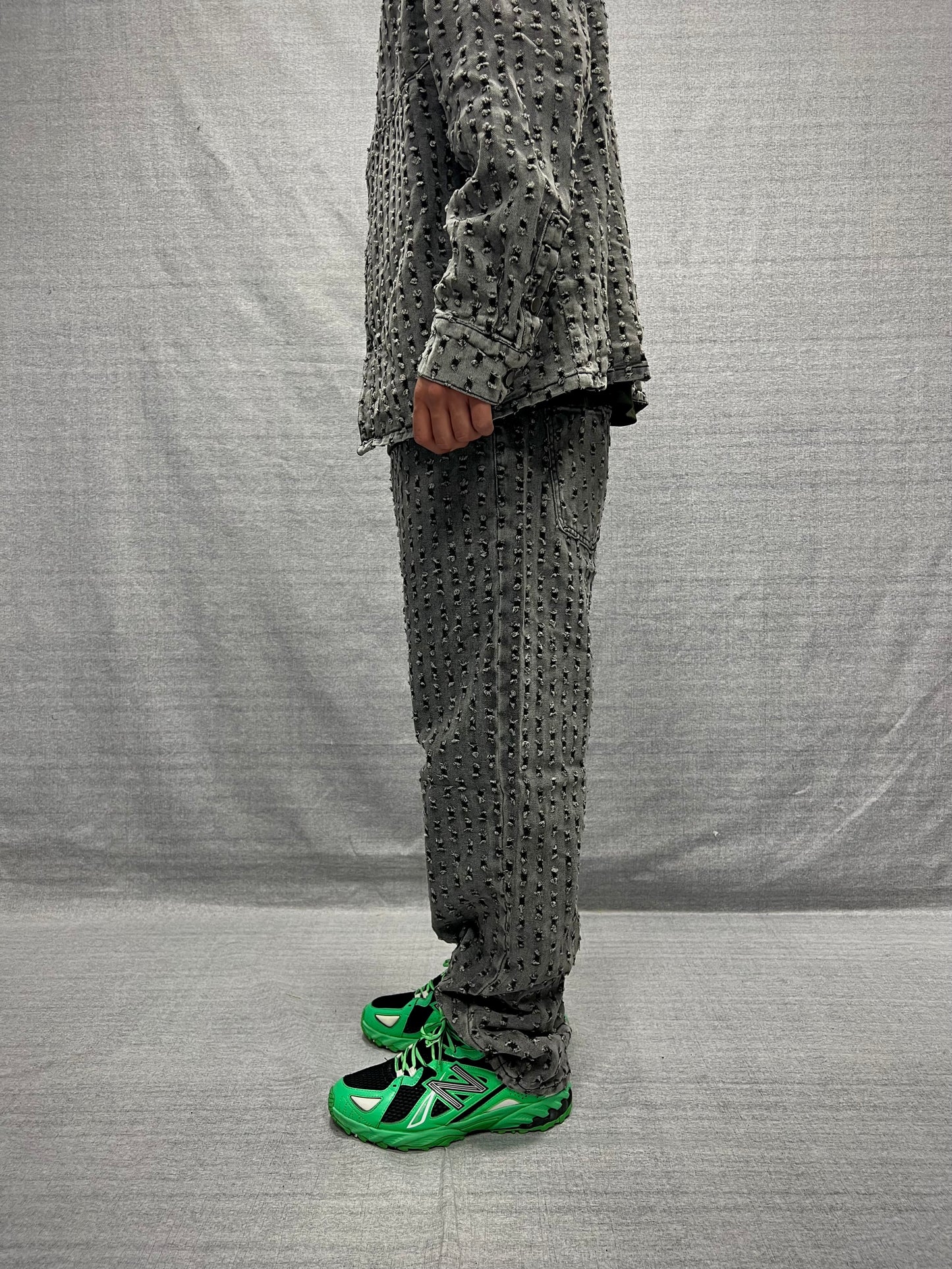 COORDINATO REGULAR FIT GRIGIO IN DENIM CON MICROABRASIONI