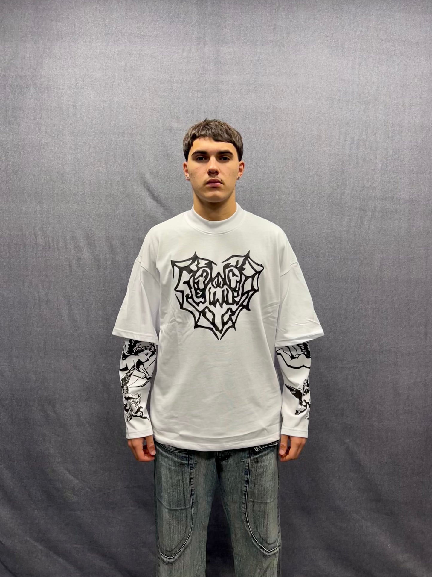 T-SHIRT LONGSLEEVE BIANCA CON STAMPA GRAFICA