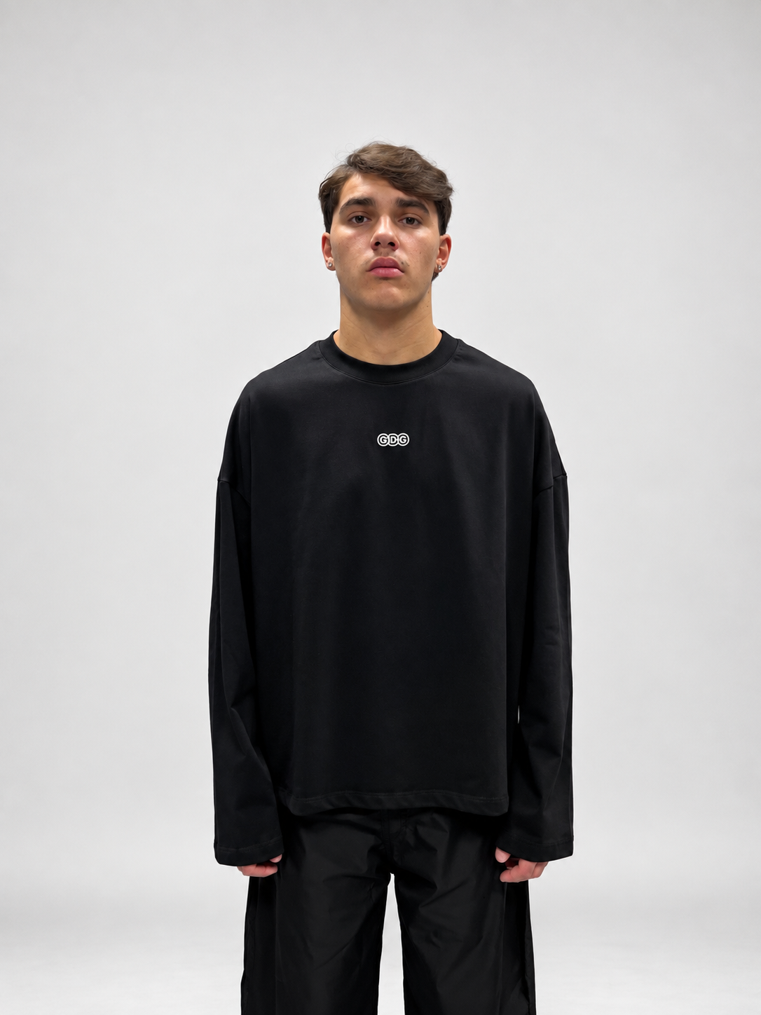 T-SHIRT LONGSLEEVE BOXY FIT NERA CON STAMPA GRAFICA