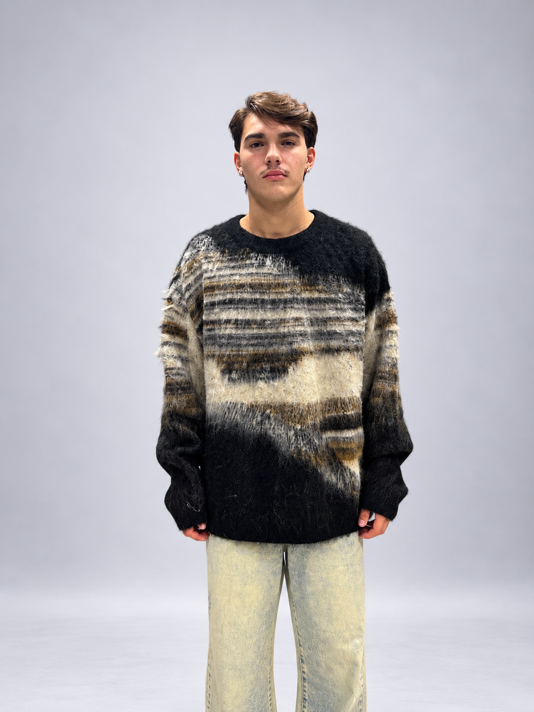 MAGLIONE JACQUARD OVERSIZE FIT NERO E BEIGE SPAZZOLATO