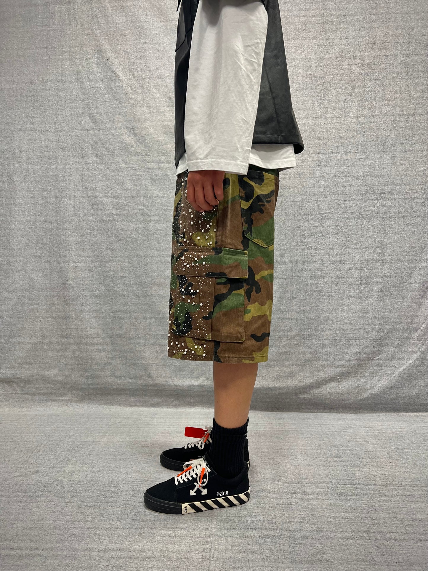 BERMUDA JORTS CARGO CAMPUFLAGE MILITARE CON BRILLANTINI E PERLE