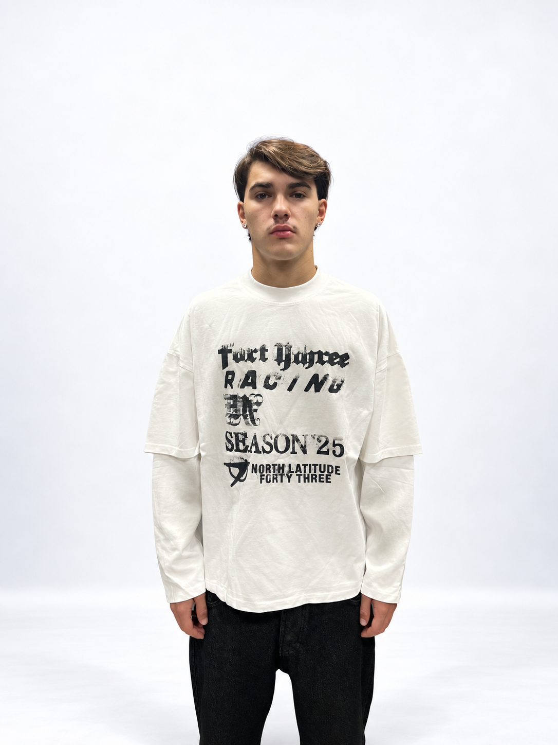 T-SHIRT LONGSLEEVE BOXY FIT BIANCA CON STAMPA GRAFICA DTG