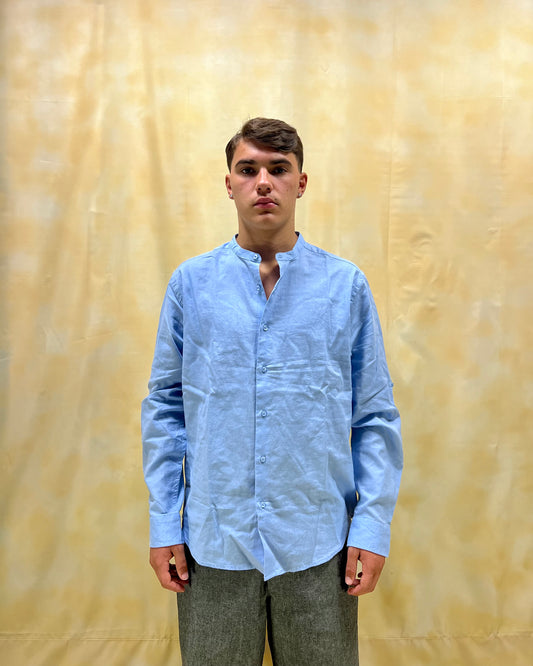 CAMICIA REGULAR FIT AZZURRA COLLO COREANO IN MISTO LINO