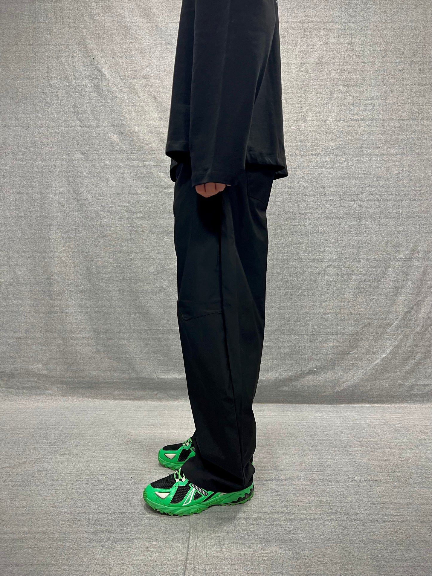 PANTALONI BALLOON FIT NERI IN TESSUTO TECNICO