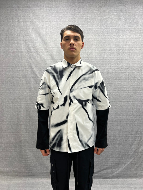 CAMICIA BOXY FIT BIANCA E NERA CON STANPA ALL OVER