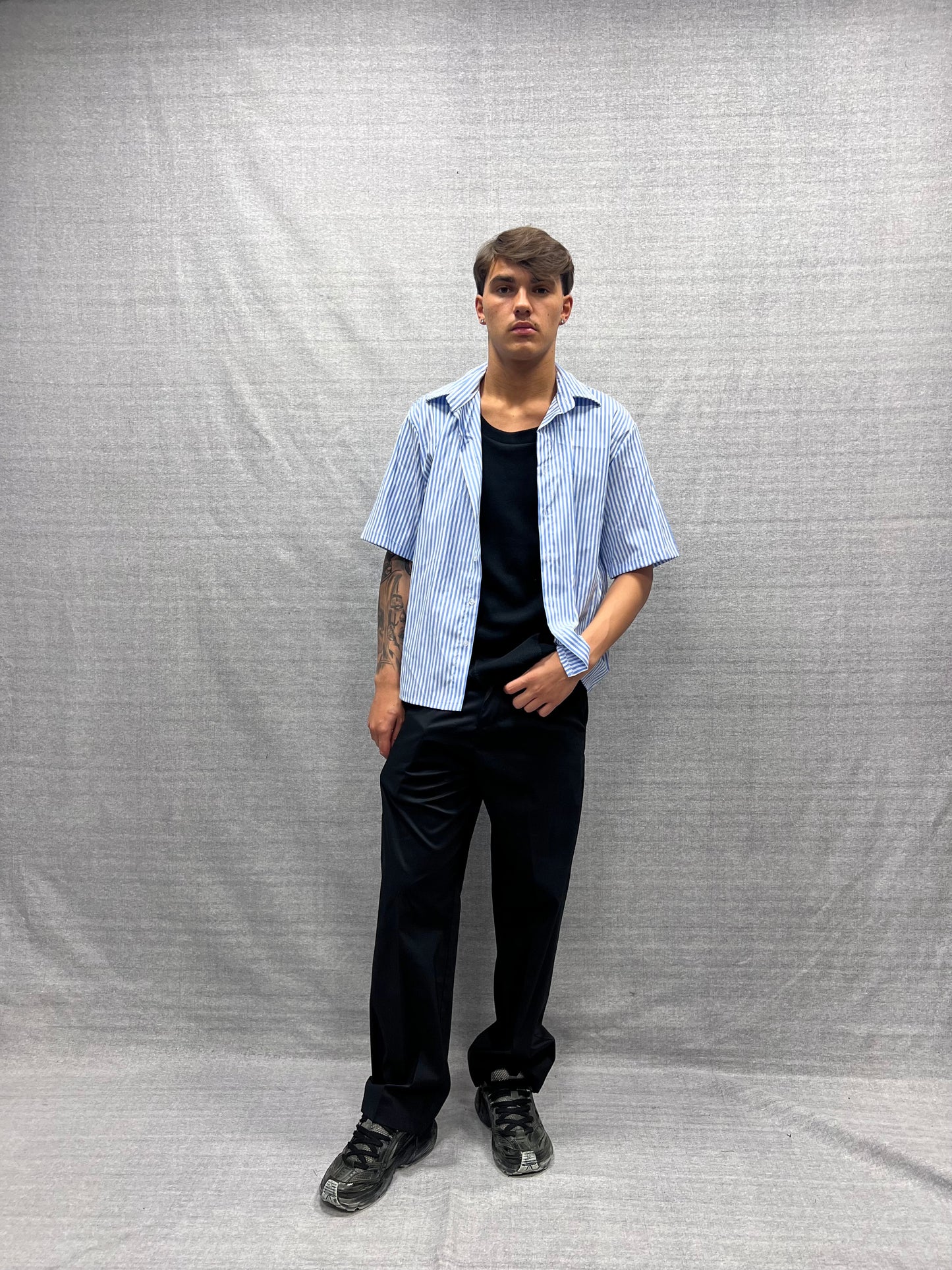 CAMICIA REGULAR FIT AZZURRA E BIANCA A RIGHE