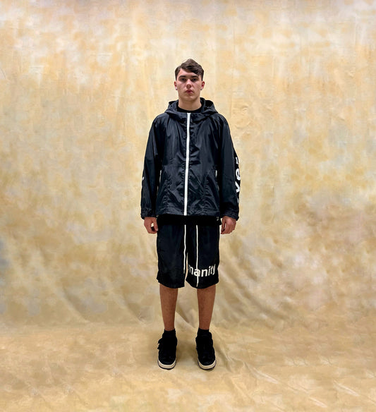COORDINATO RELAXED FIT NERO IN TESSUTO TECNICO IDROREPELLENTE CON STAMPA