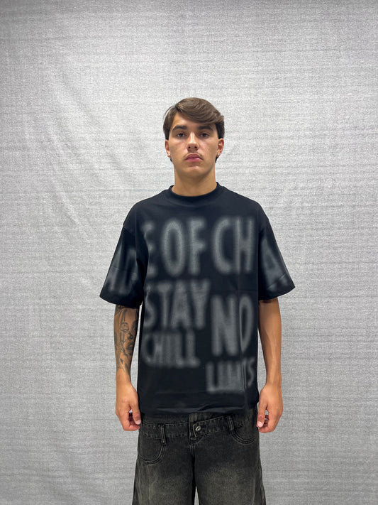 T-SHIRT BOXY FIT NERA CON STAMPA GRAFICA EFFETTO SPRAY