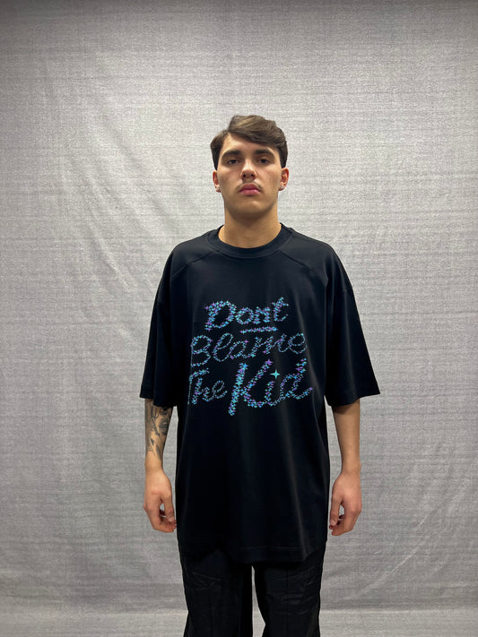 T-SHIRT BOXY FIT NERA CON STAMPA GRAFICA IN RILIEVO